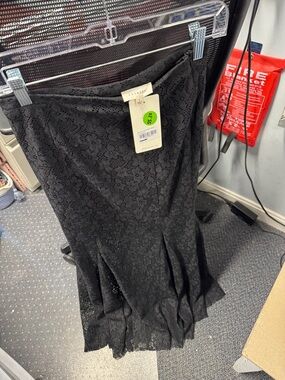 Promesa Olivia lace maxi skirt S // 041119